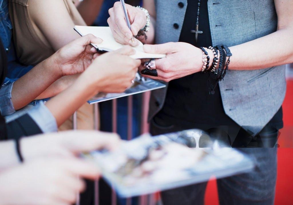 Celebrity Signing Memorabilia